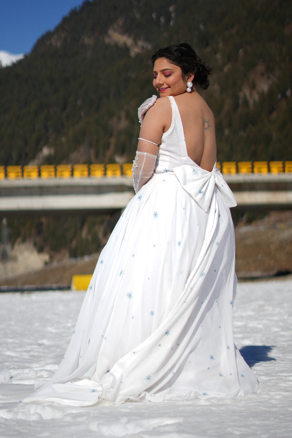 Snow Pearl Bow Georgette Gown – White Open-Back Maxi Dress