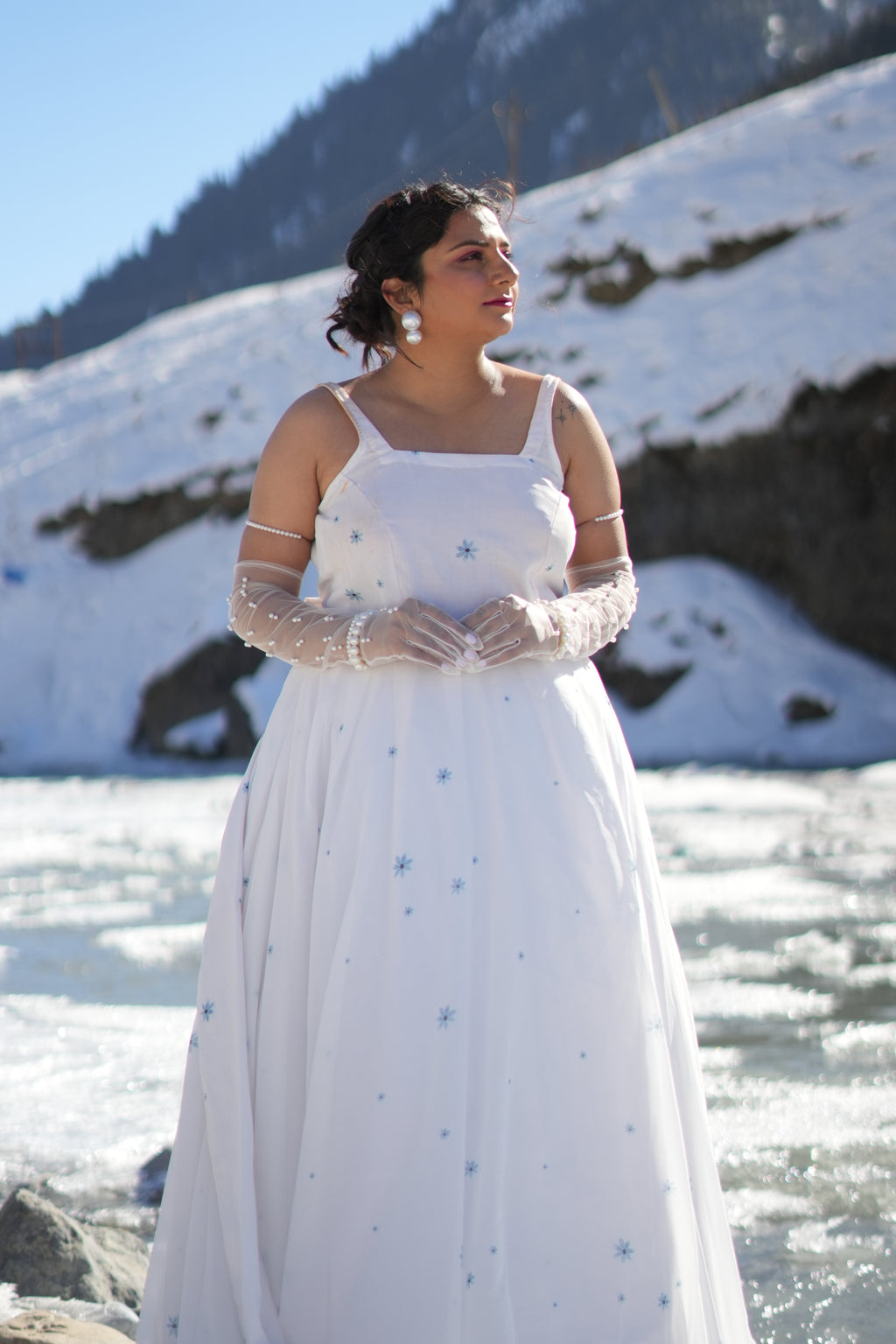 Snow Pearl Bow Georgette Gown – White Open-Back Maxi Dress